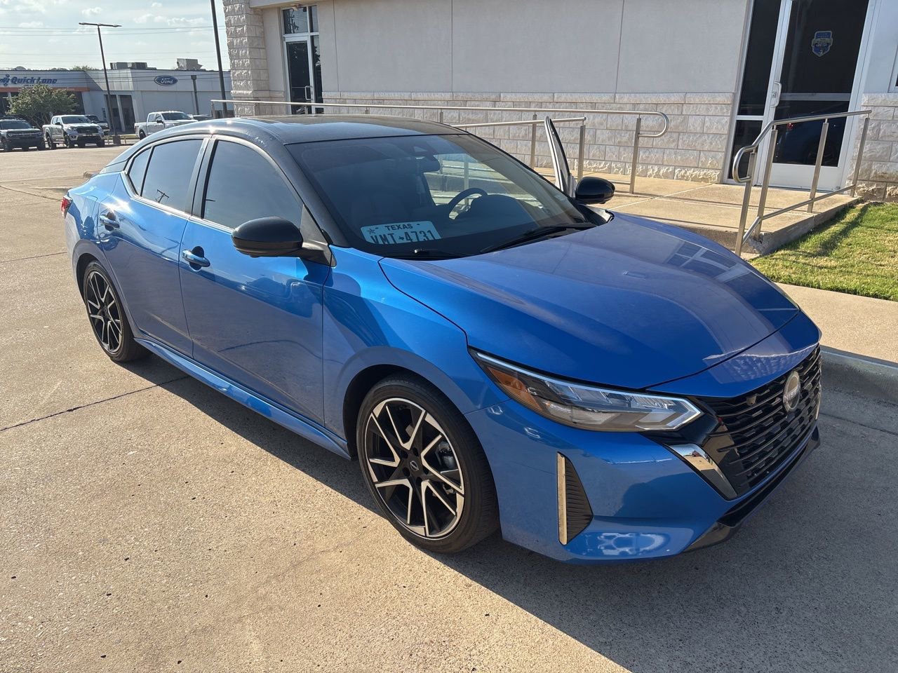 Used 2024 Nissan Sentra SR w/ SR Premium Package image 4