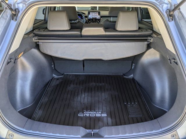 Used 2022 Toyota Corolla Cross XLE image 19