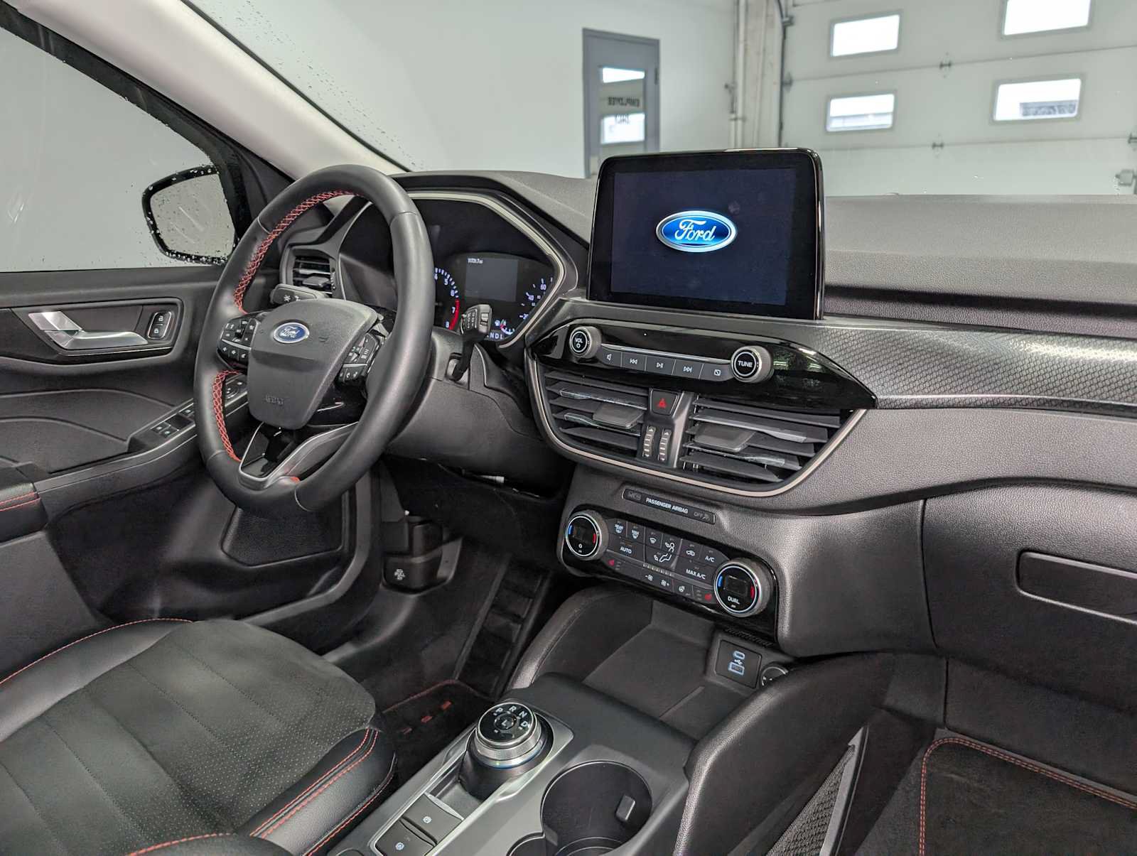 Certified 2021 Ford Escape SEL w/ SEL Stealth AWD Package image 43
