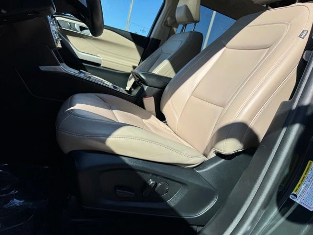 Certified 2023 Ford Explorer XLT w/ Equipment Group 202A AWD/4WD image 6