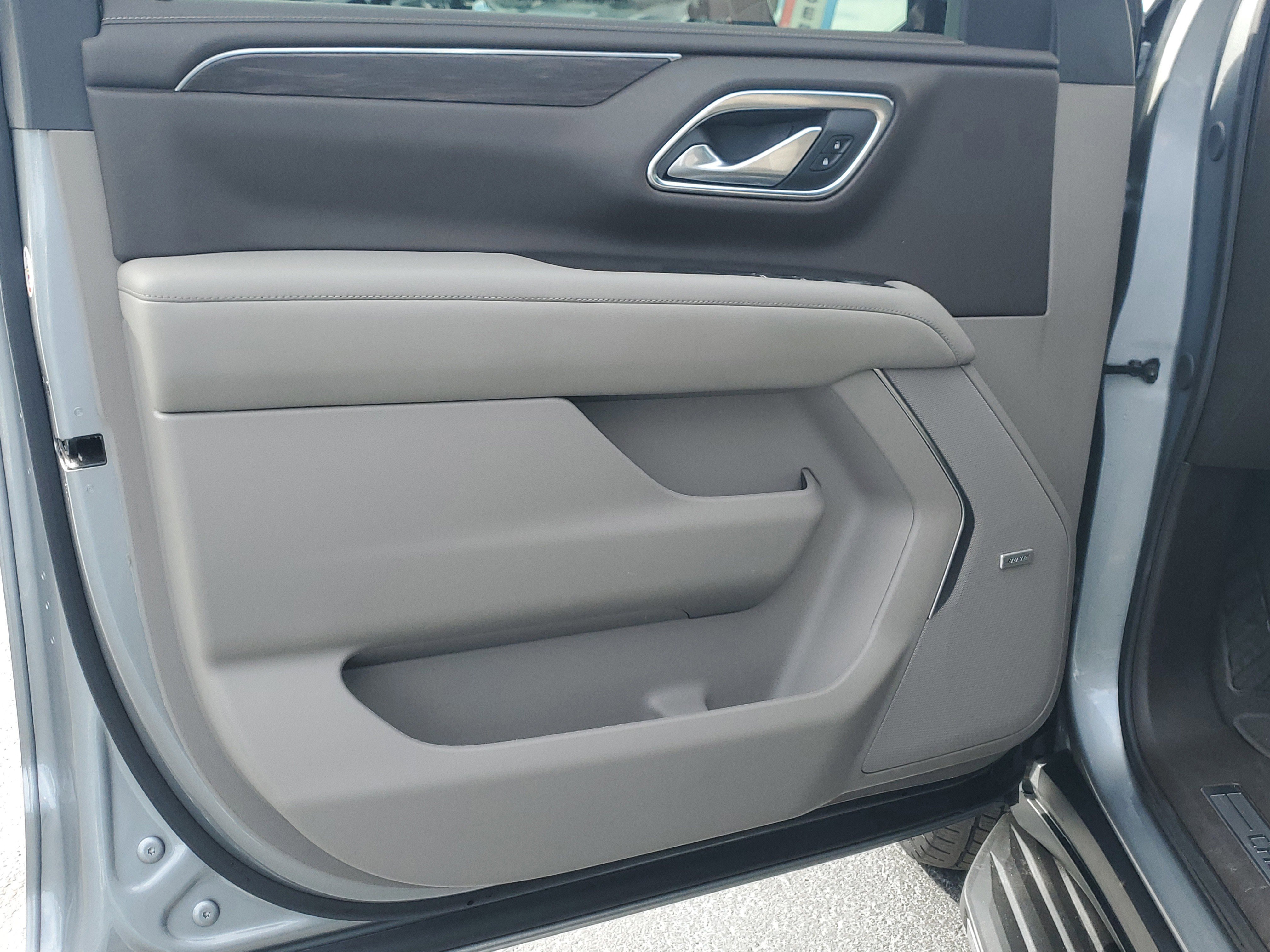 Used 2024 Chevrolet Tahoe LT w/ LT Signature Package image 21