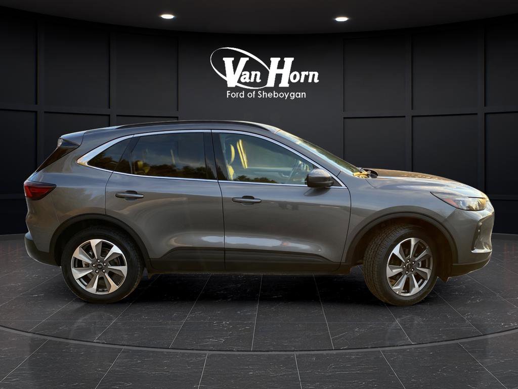 Certified 2025 Ford Escape Platinum image 4