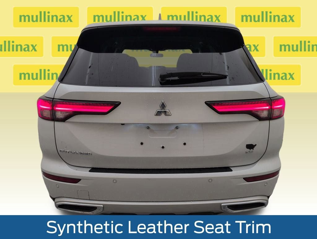 Used 2022 Mitsubishi Outlander SE image 4