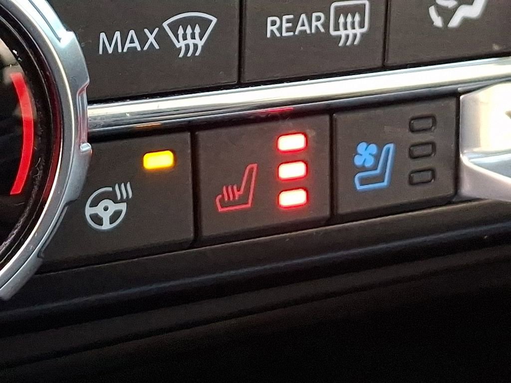 Certified 2022 Ford F150 Lariat w/ Equipment Group 502A High image 27