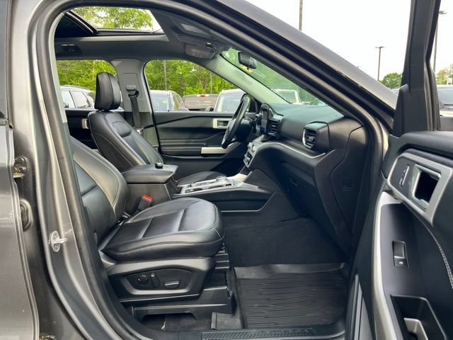 Certified 2022 Ford Explorer XLT w/ Equipment Group 202A AWD/4WD image 23