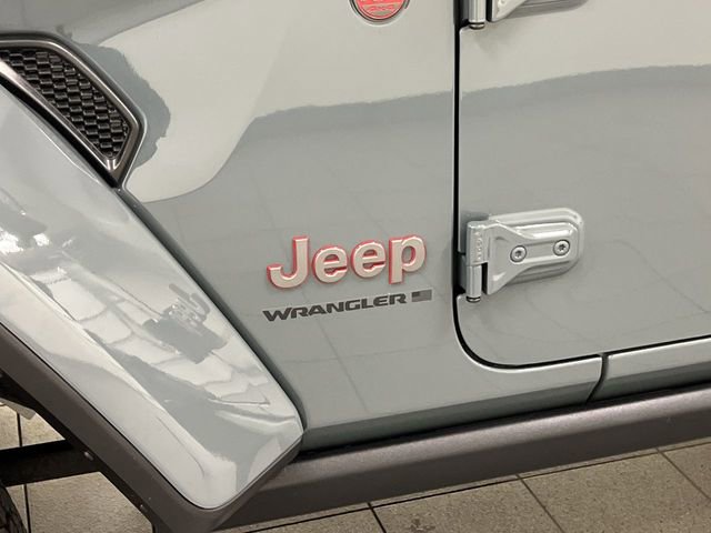 Used 2025 Jeep Wrangler Unlimited Rubicon AWD/4WD image 18