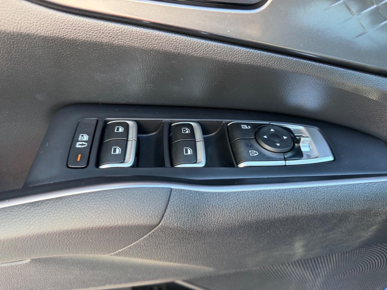 Used 2023 Kia Sorento S FWD image 19