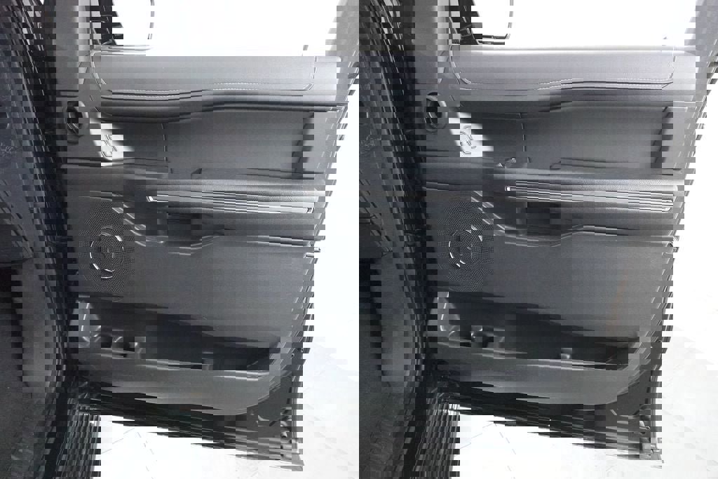 Certified 2024 Ford Expedition Max XLT image 32