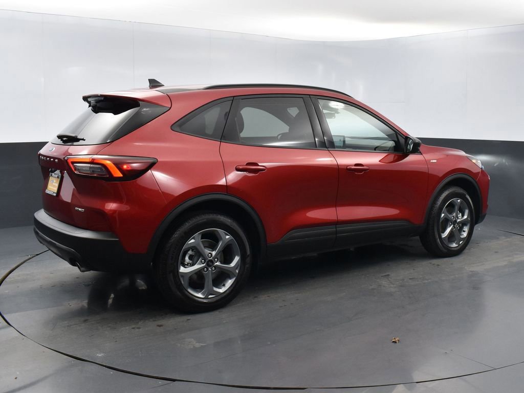 Certified 2025 Ford Escape ST-Line image 5