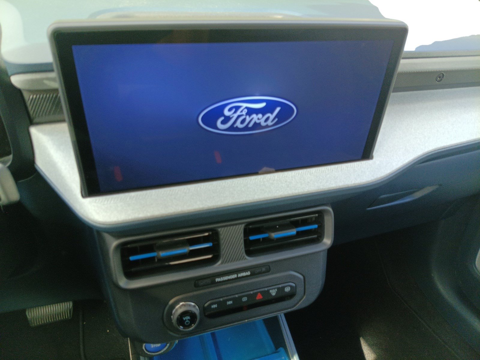 Certified 2025 Ford Maverick XLT FWD image 12