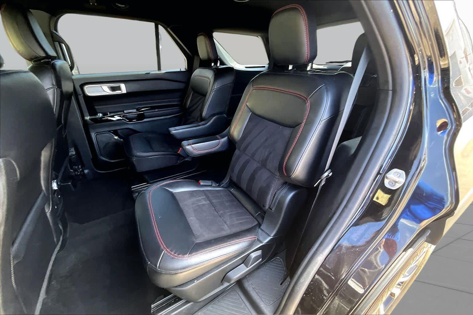 Certified 2023 Ford Explorer ST-Line w/ Class IV Trailer Tow Package RWD image 21