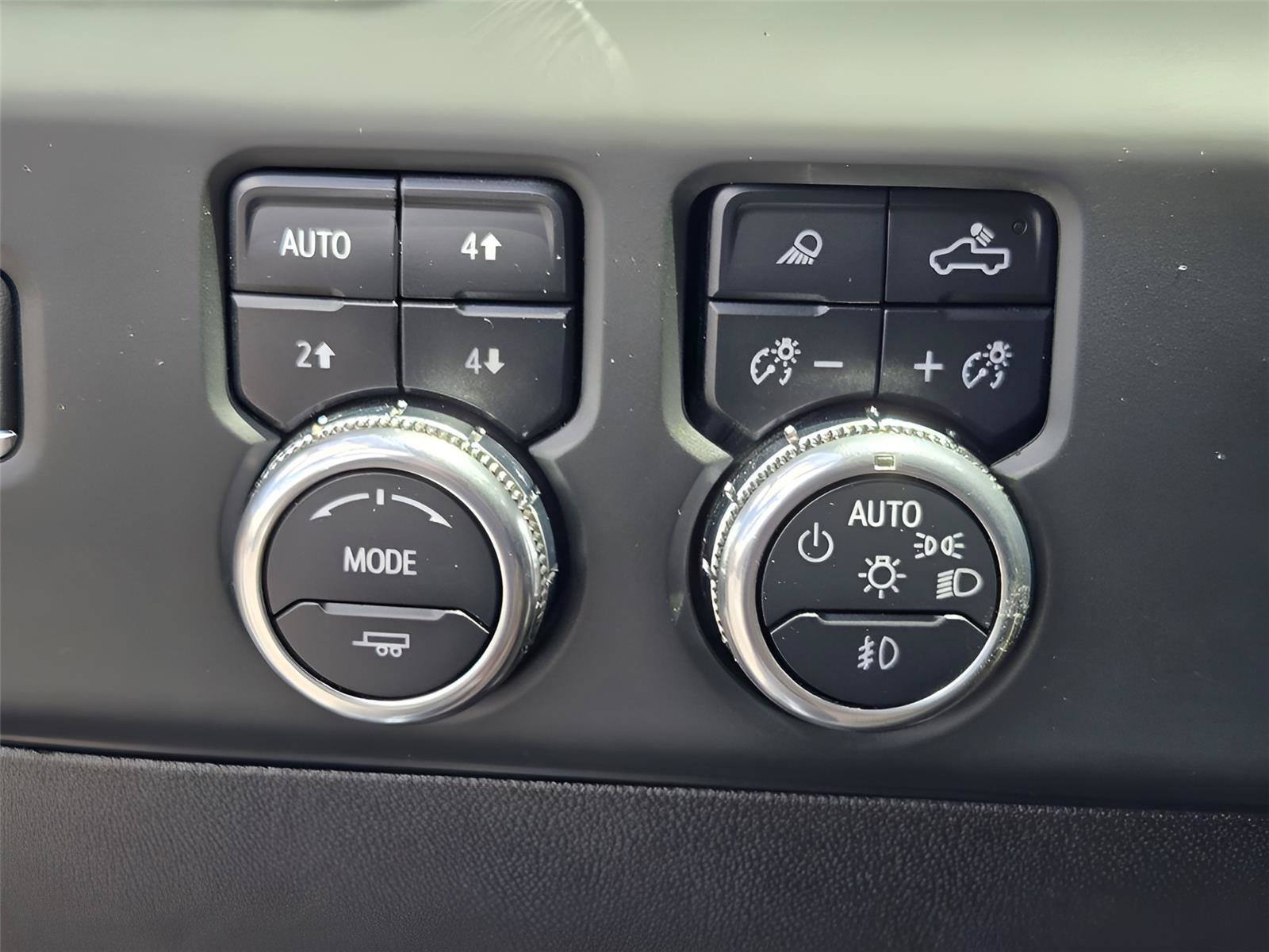 Used 2024 GMC Sierra 2500 Denali Ultimate w/ Max Trailering Package AWD/4WD image 21