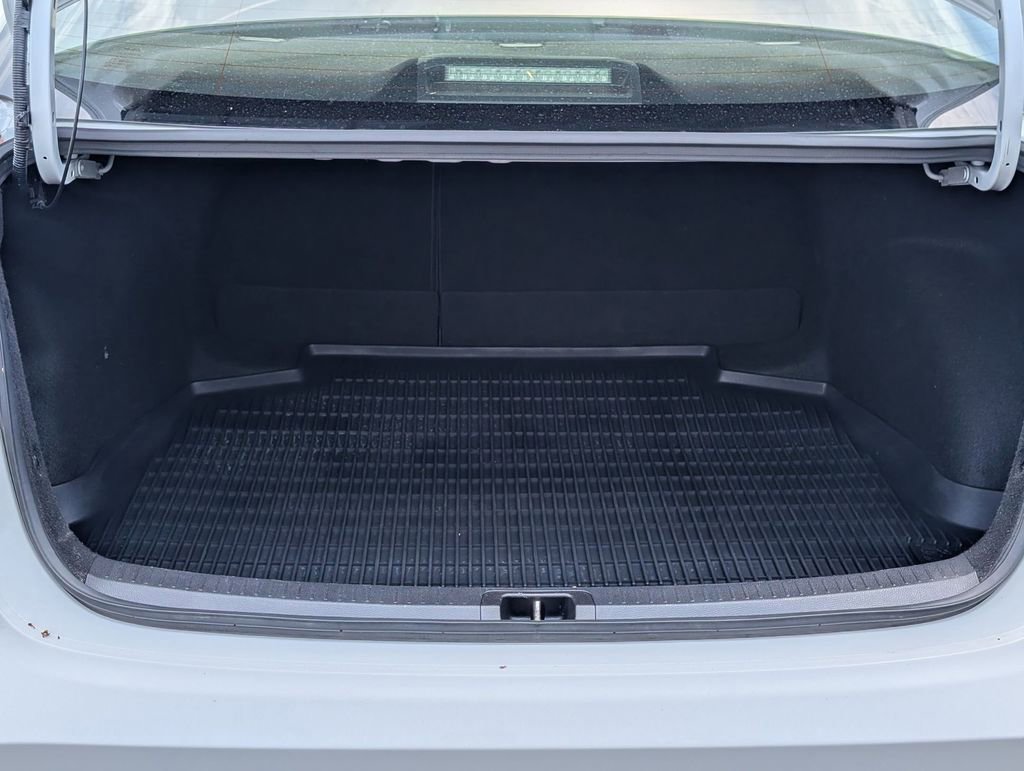 Used 2022 Toyota Corolla LE w/ LE Premium Package FWD image 9