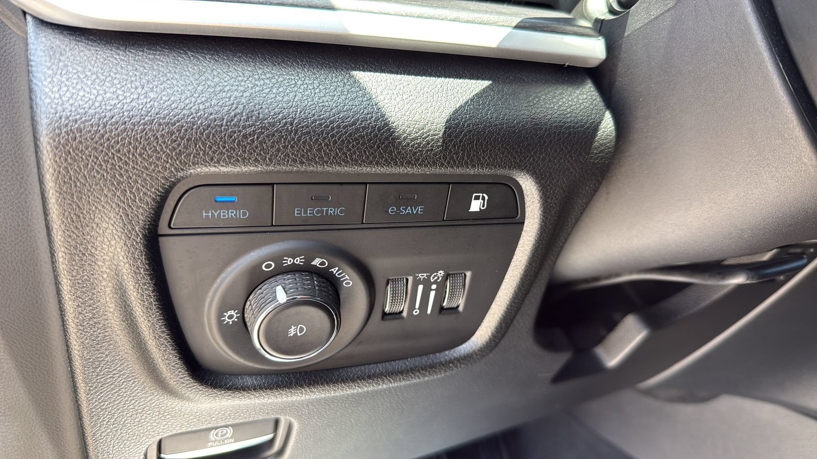 Used 2023 Jeep Grand Cherokee 4WD 4xe image 17