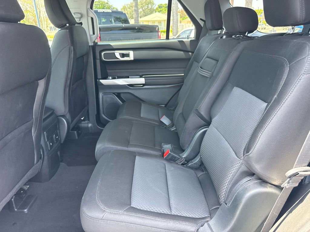 Certified 2023 Ford Explorer XLT RWD image 11