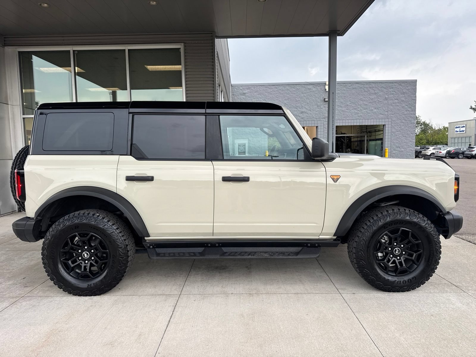 Certified 2026 Ford Bronco Badlands AWD/4WD image 9