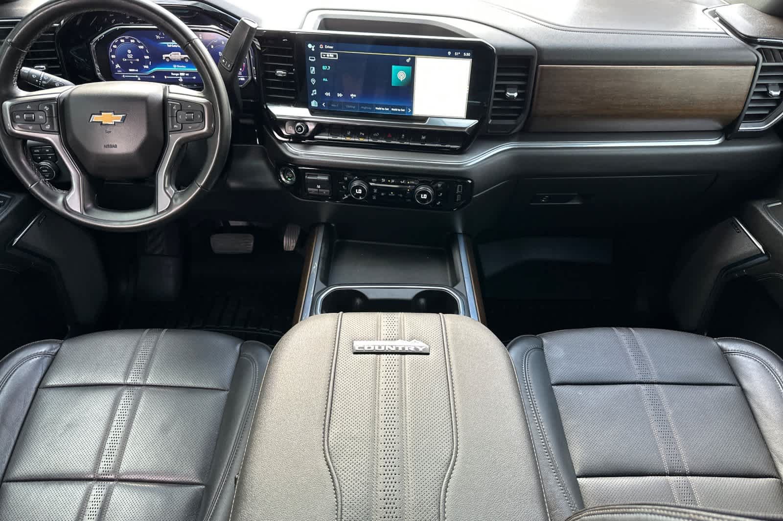 Used 2024 Chevrolet Silverado 3500 High Country AWD/4WD image 3