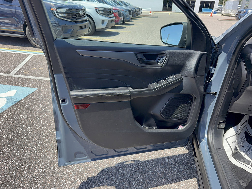 Certified 2024 Ford Escape Active FWD image 8