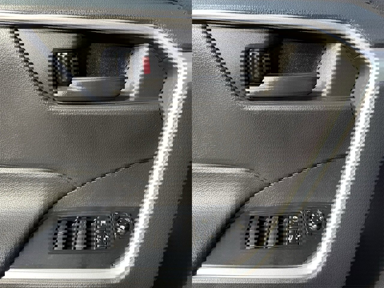 Used 2024 Toyota RAV4 LE image 23