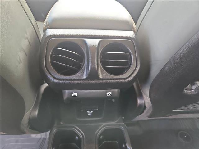 Used 2025 Jeep Gladiator Mojave AWD/4WD image 16