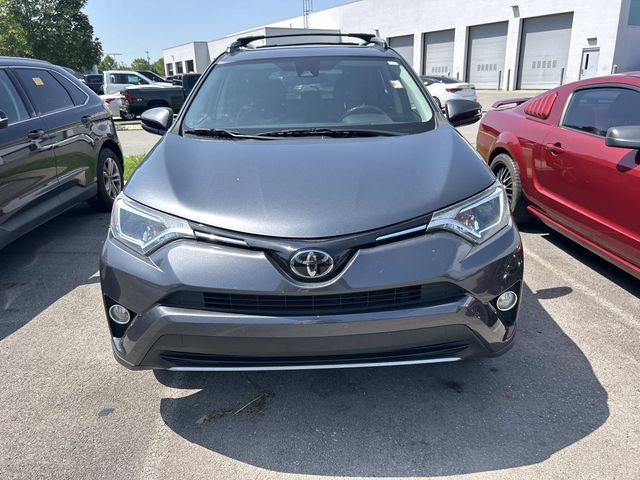 Used 2018 Toyota RAV4 XLE AWD/4WD image 2