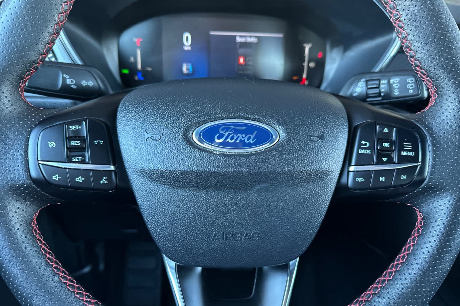Certified 2025 Ford Escape ST-Line Select AWD/4WD image 23