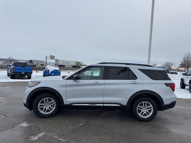 Certified 2025 Ford Explorer Active image 5
