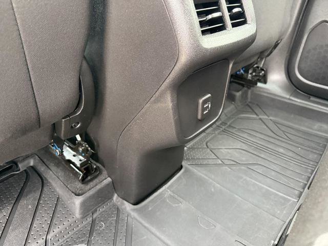 Used 2023 Chevrolet Equinox LT image 29