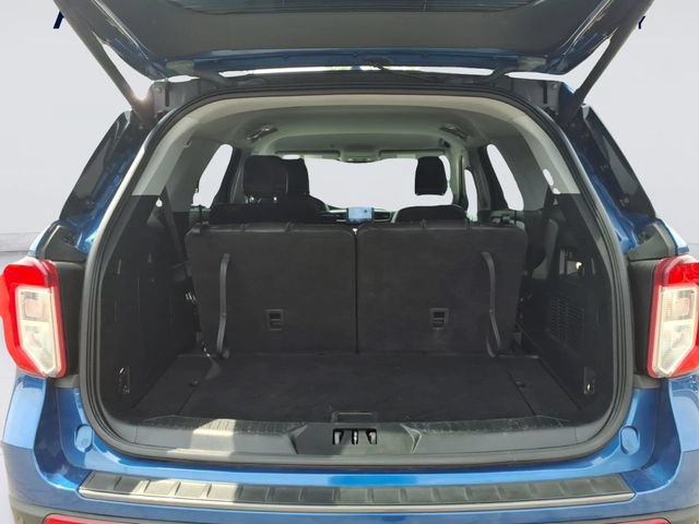 Certified 2022 Ford Explorer XLT w/ Equipment Group 202A AWD/4WD image 8
