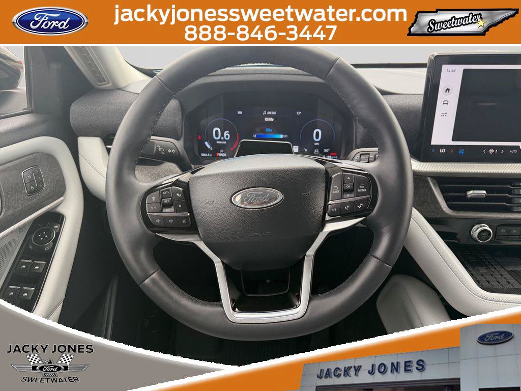 Certified 2025 Ford Explorer Platinum w/ Ultimate Package AWD/4WD image 11