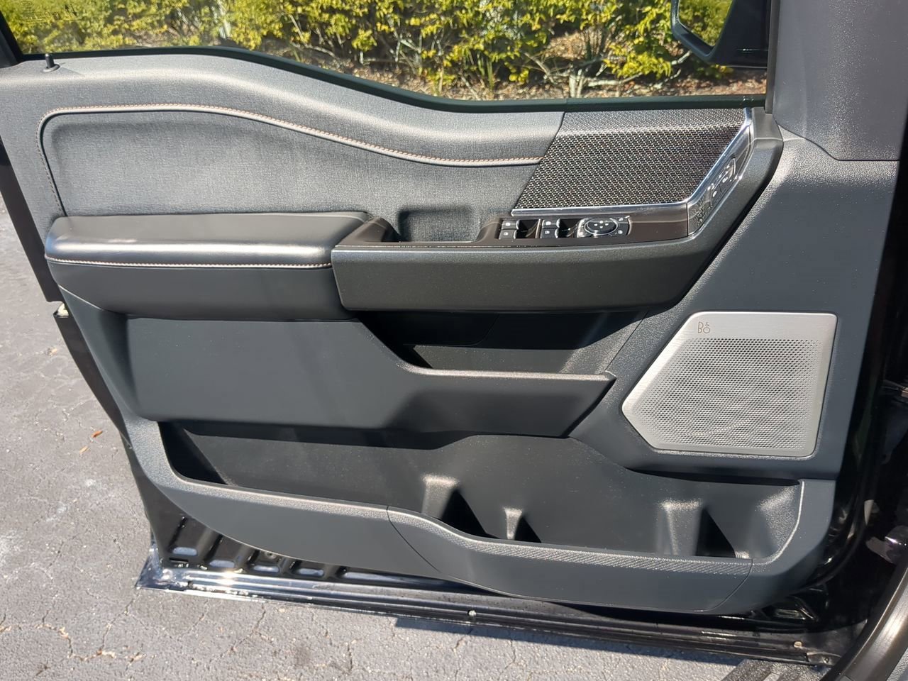 Certified 2023 Ford F150 Raptor w/ Raptor Carbon Fiber Package image 31