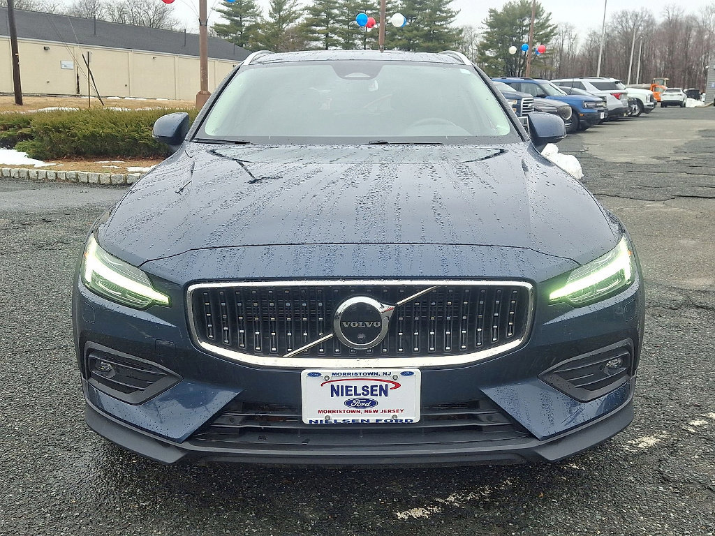 Used 2023 Volvo V60 B5 Cross Country Plus image 14