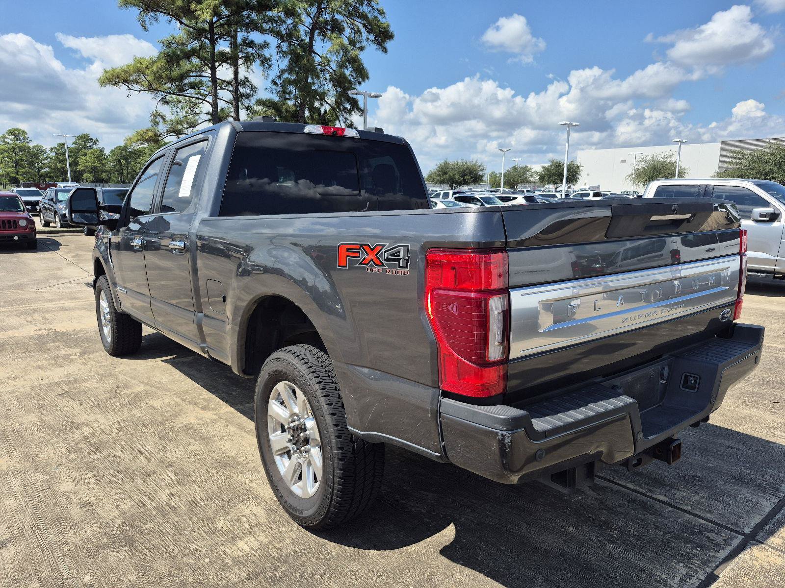 Certified 2020 Ford F250 Platinum w/ FX4 Off-Road Package AWD/4WD image 4