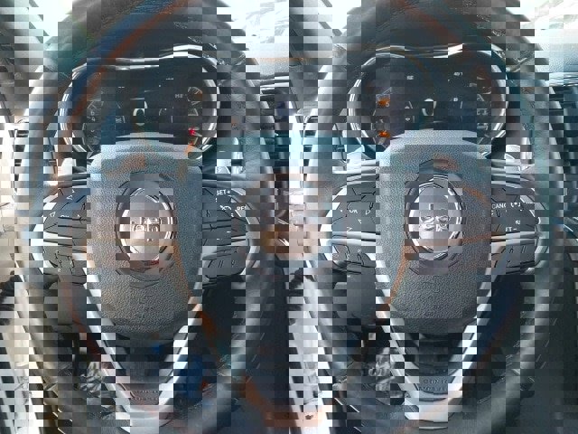 Used 2017 Jeep Grand Cherokee Altitude image 18