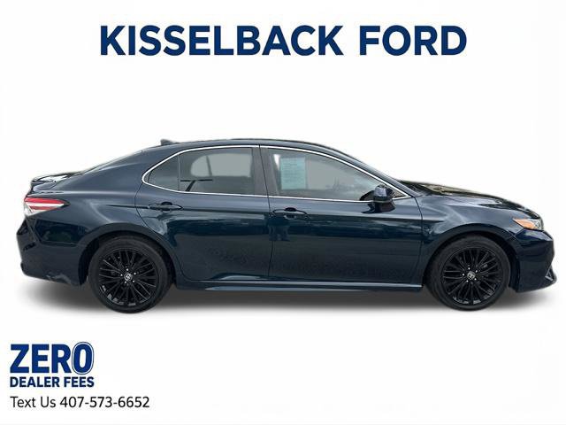 Used 2020 Toyota Camry SE FWD image 2