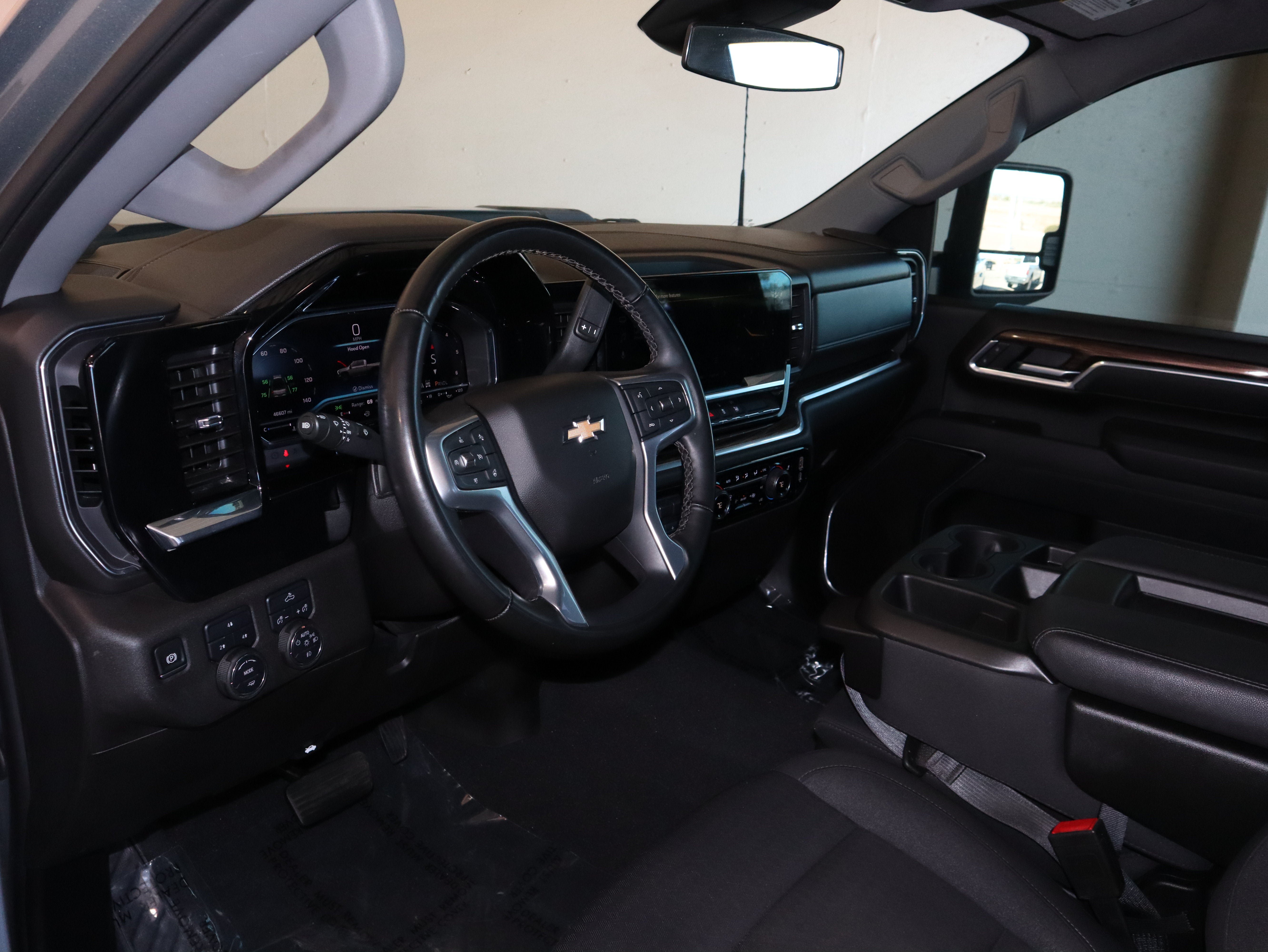 Used 2025 Chevrolet Silverado 2500 LT w/ Convenience Package AWD/4WD image 23