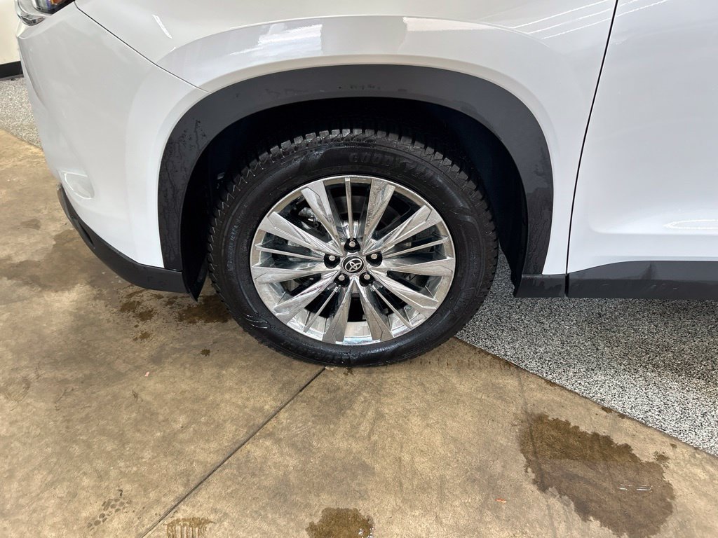 Used 2024 Toyota Grand Highlander AWD image 35