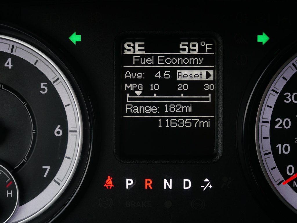 Used 2018 RAM 2500 Tradesman w/ Chrome Appearance Group AWD/4WD image 32