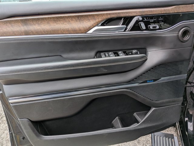 Used 2024 Jeep Grand Wagoneer L 4WD image 12