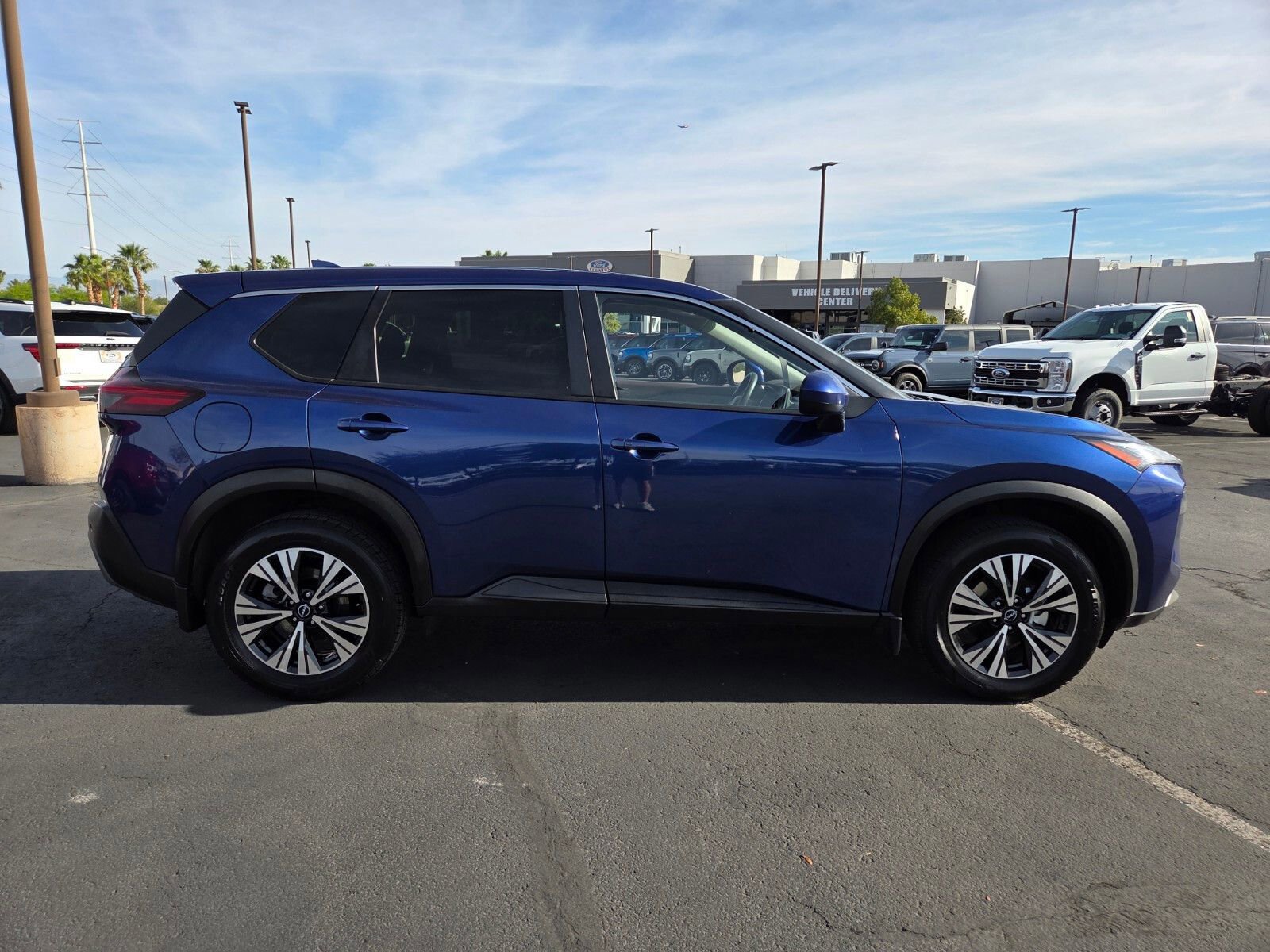 Used 2023 Nissan Rogue SV image 6