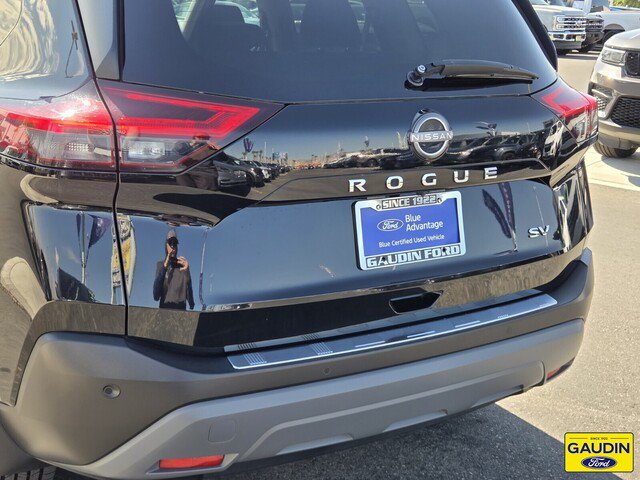 Used 2023 Nissan Rogue SV FWD image 6