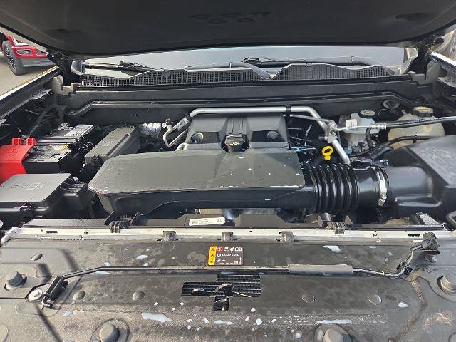 Used 2024 Chevrolet Colorado Z71 w/ Safety Package AWD/4WD image 21