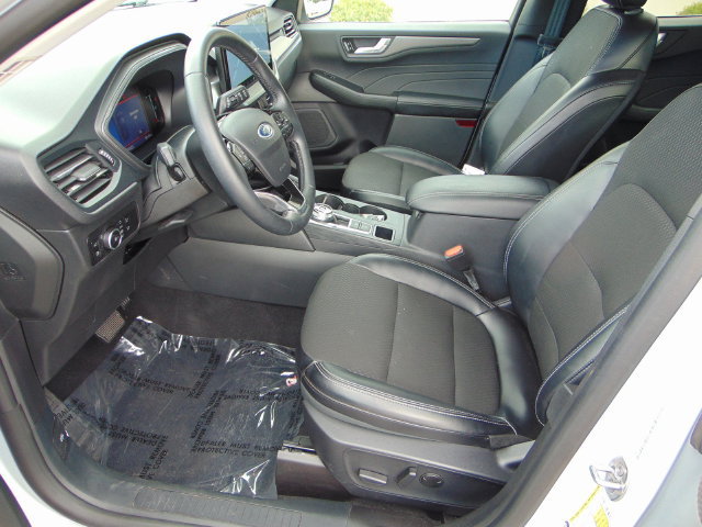 Certified 2026 Ford Escape SE FWD image 10