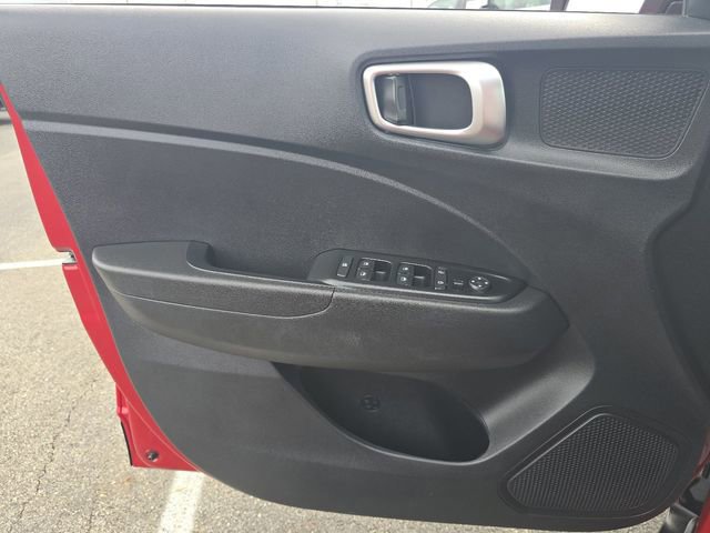 Used 2022 Hyundai Venue SE FWD image 21