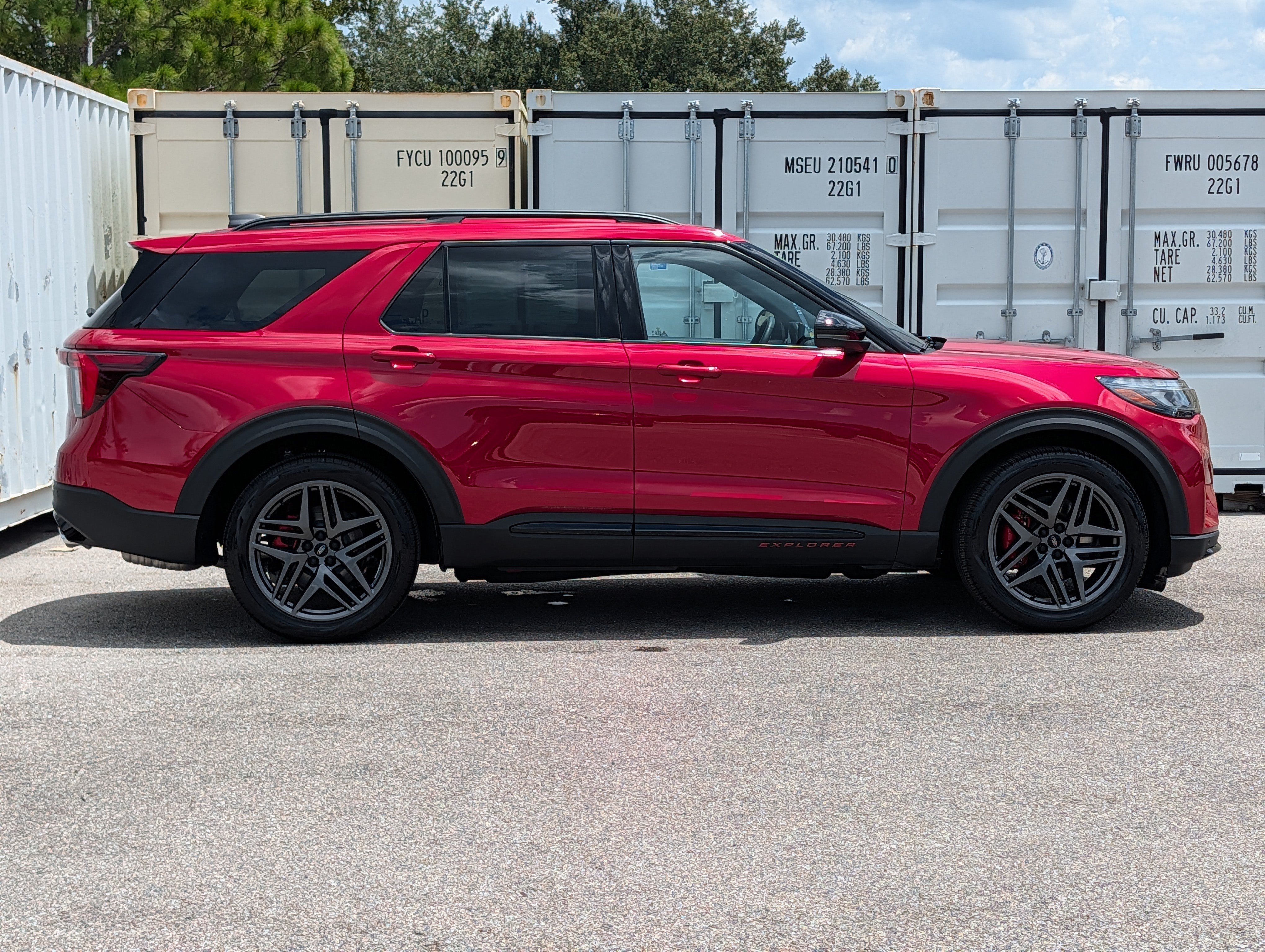 Certified 2025 Ford Explorer ST w/ Sun And Sound Package AWD/4WD image 4