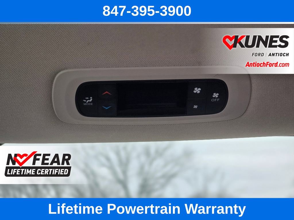 Used 2022 Chrysler Voyager LX FWD image 26
