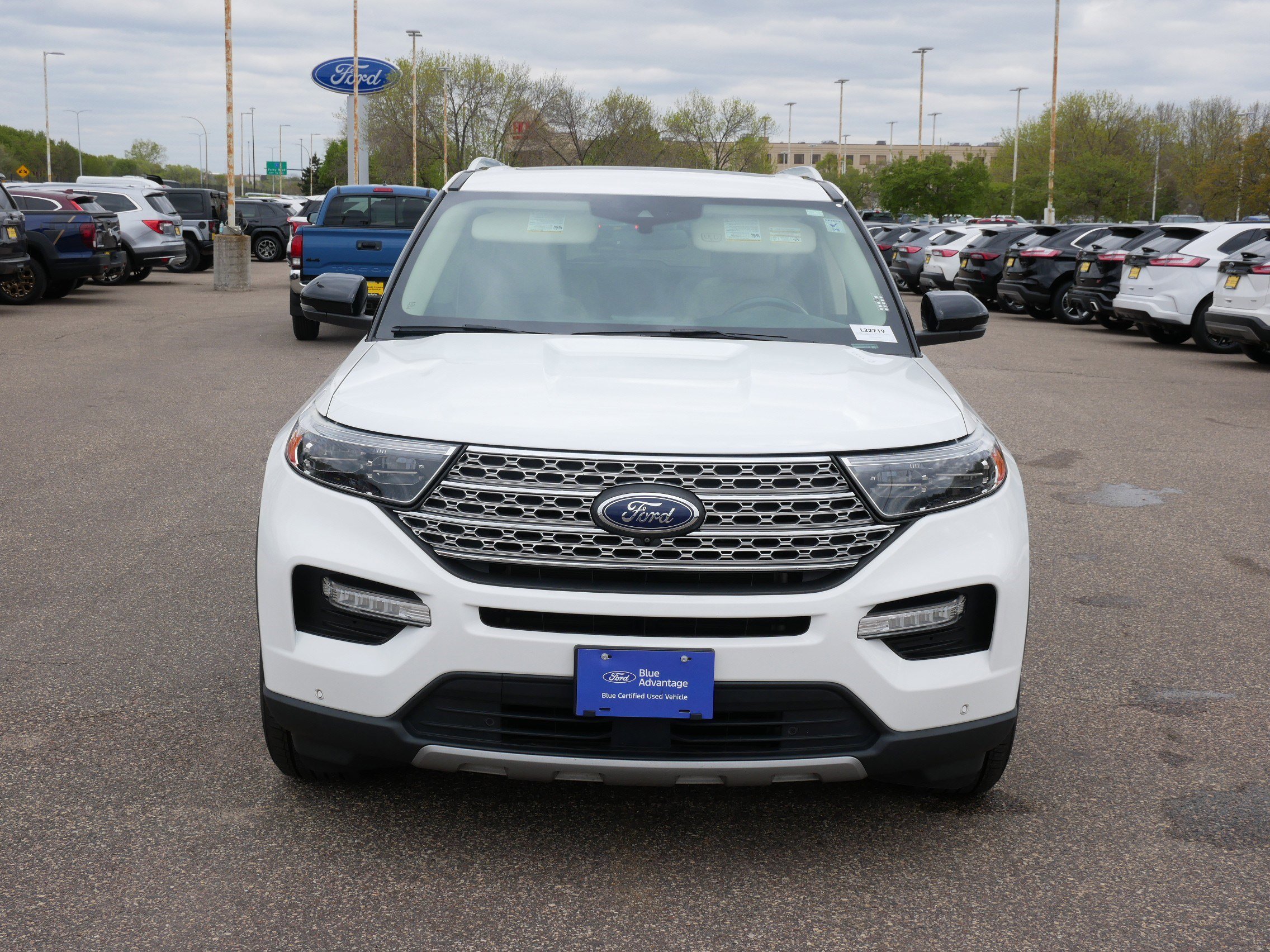 Certified 2022 Ford Explorer Limited w/ Equipment Group 301A AWD/4WD image 8