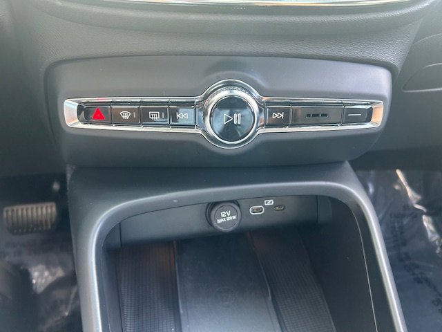 Used 2023 Volvo XC40 B5 Ultimate w/ Protection Package Premier AWD/4WD image 14