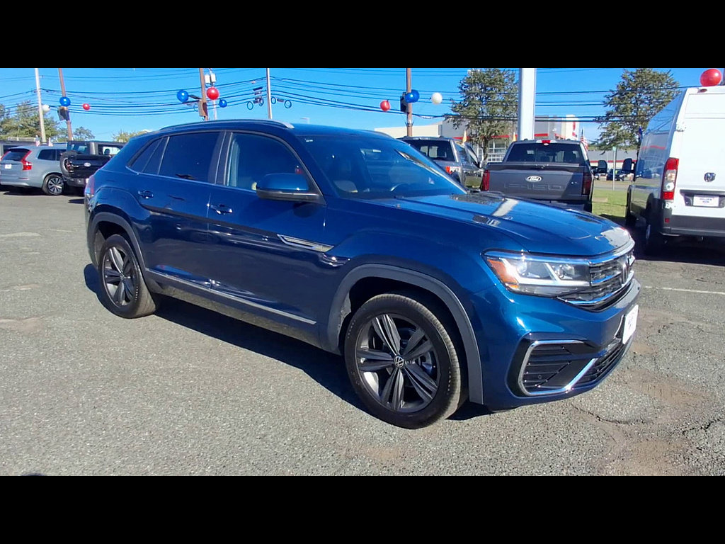 Used 2021 Volkswagen Atlas Cross Sport SE w/ Panoramic Sunroof Package AWD/4WD image 2