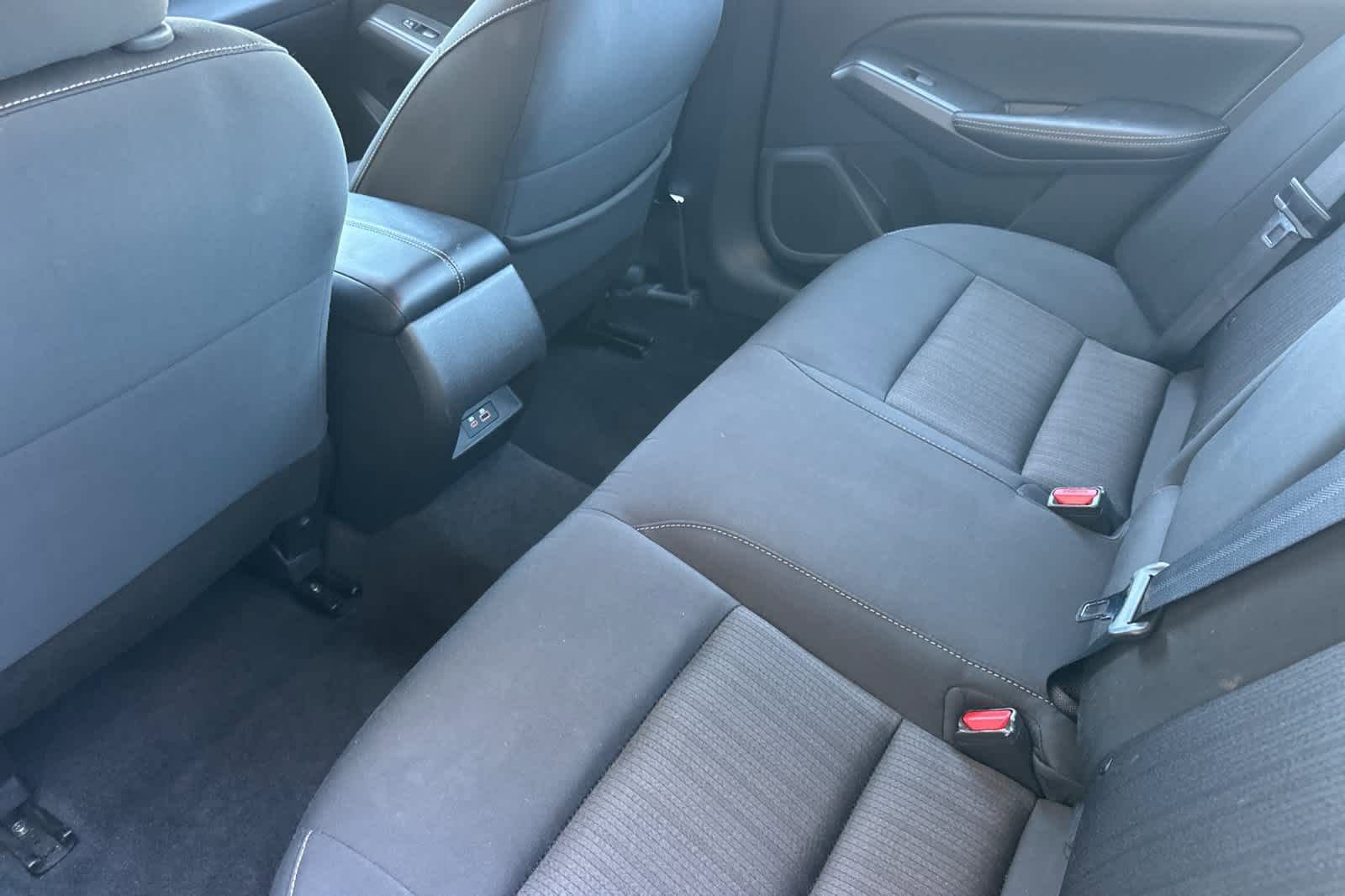 Used 2025 Nissan Altima 2.5 SV FWD image 4